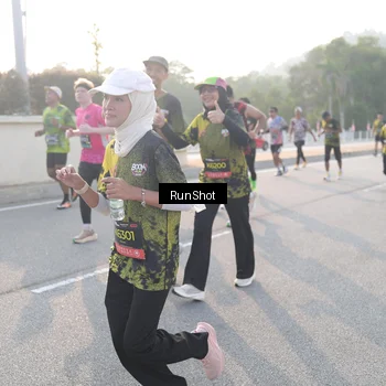 Runner Photo 6853103
