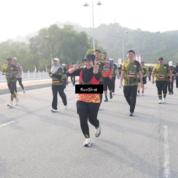 Runner Photo 6853143