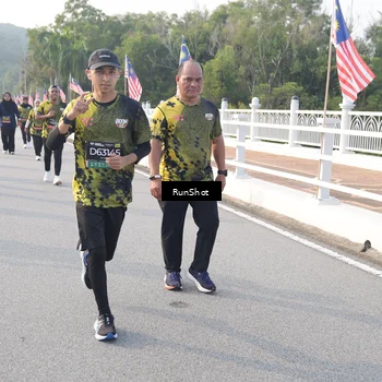 Runner Photo 6853206