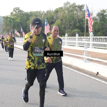 Runner Photo 6853244