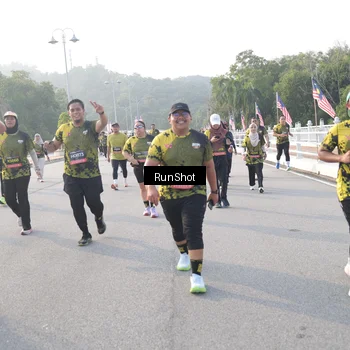 Runner Photo 6853339
