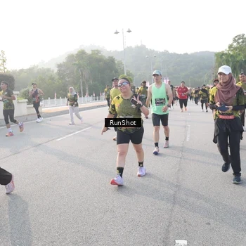Runner Photo 6853436