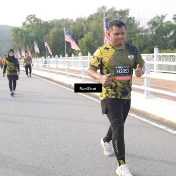 Runner Photo 6853640