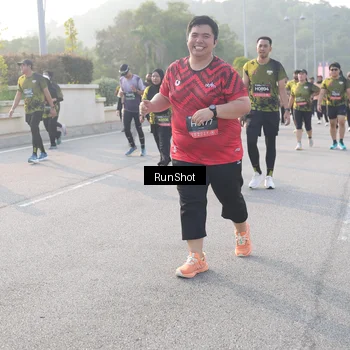 Runner Photo 6853736