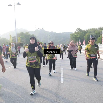 Runner Photo 6854333
