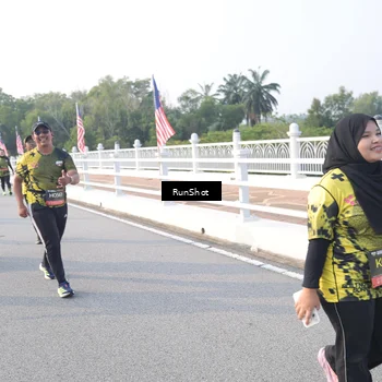 Runner Photo 6854353