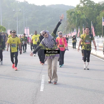 Runner Photo 6854555
