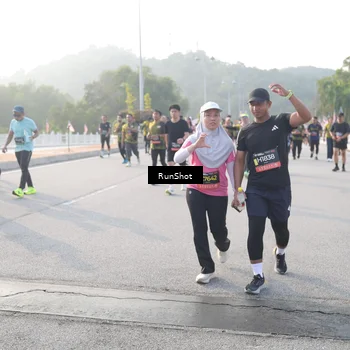 Runner Photo 6855072