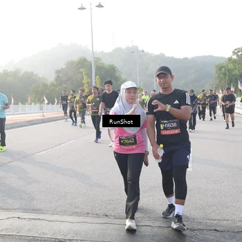 Runner Photo 6855076
