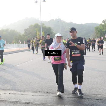 Runner Photo 6855077