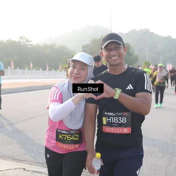Runner Photo 6855095