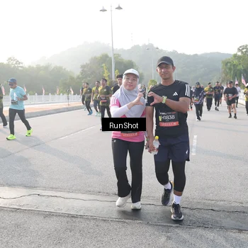 Runner Photo 6855106