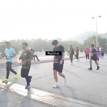 Runner Photo 6855124