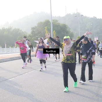 Runner Photo 6855182