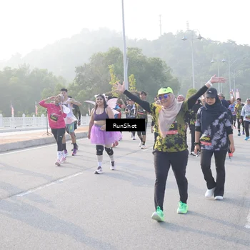Runner Photo 6855220