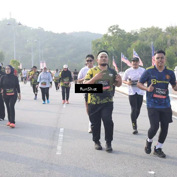 Runner Photo 6855244