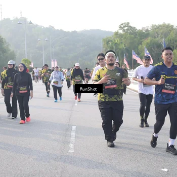 Runner Photo 6855259