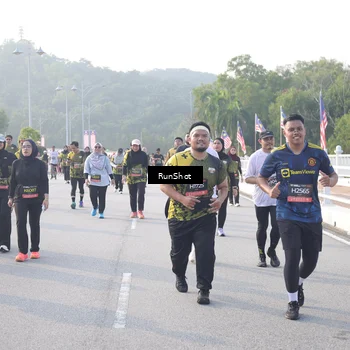 Runner Photo 6855260