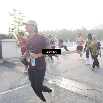 Runner Photo 6855380