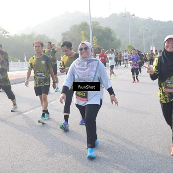 Runner Photo 6855464