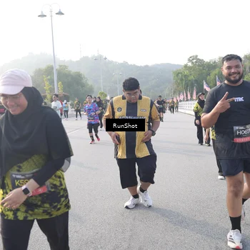 Runner Photo 6855571
