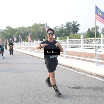 Runner Photo 6855913
