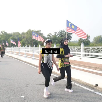 Runner Photo 6856208