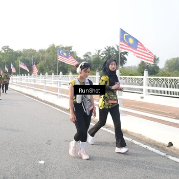 Runner Photo 6856209