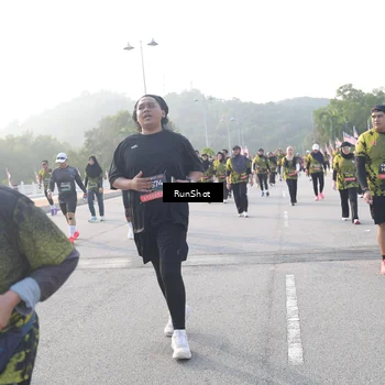 Runner Photo 6857003