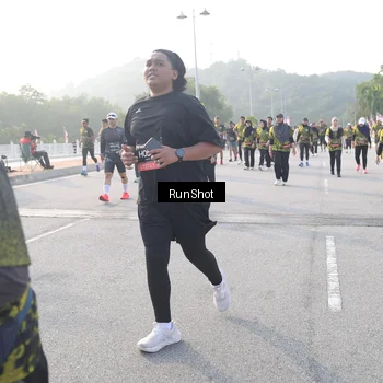 Runner Photo 6857039