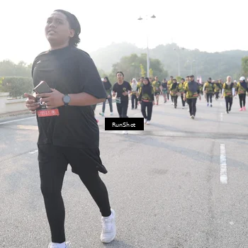 Runner Photo 6857050