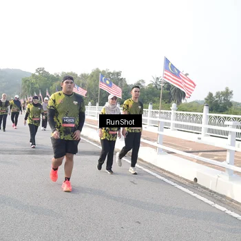 Runner Photo 6857080
