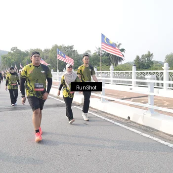 Runner Photo 6857105