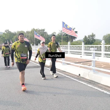 Runner Photo 6857119