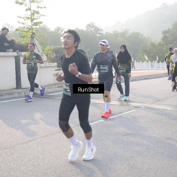 Runner Photo 6857147
