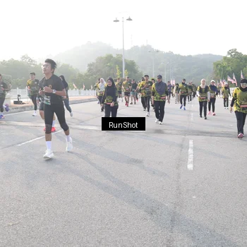 Runner Photo 6857159