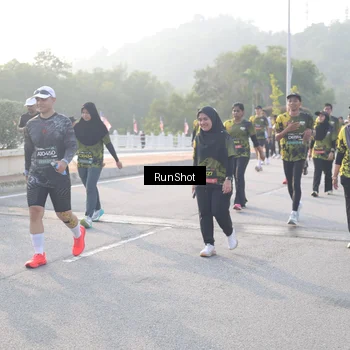 Runner Photo 6857212