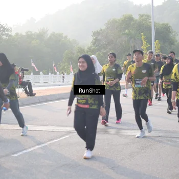 Runner Photo 6857270