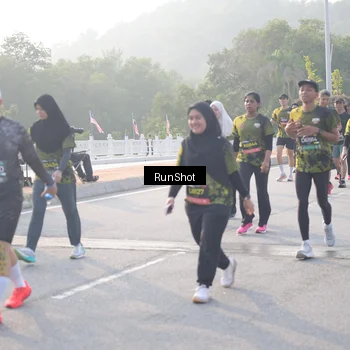 Runner Photo 6857275