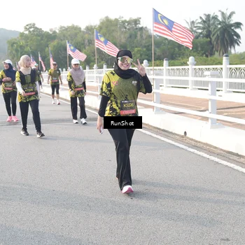 Runner Photo 6857338