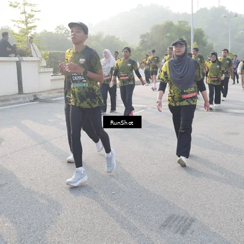Runner Photo 6857365
