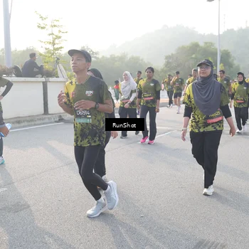 Runner Photo 6857368