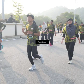 Runner Photo 6857412