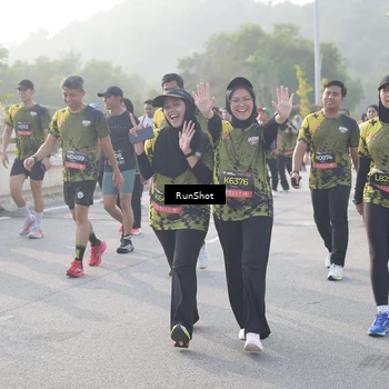 Runner Photo 6857624