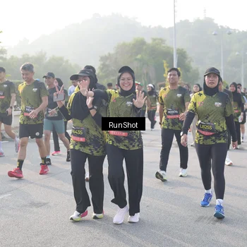 Runner Photo 6857647