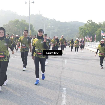 Runner Photo 6857669