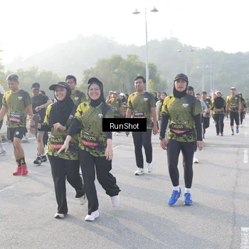 Runner Photo 6857672
