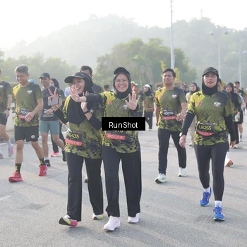 Runner Photo 6857677