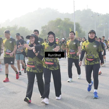 Runner Photo 6857709