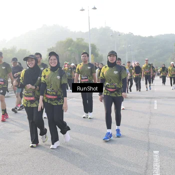 Runner Photo 6857711